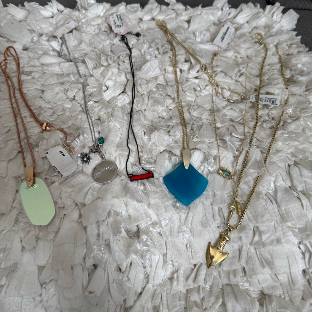 5 kendra Scott Neckalaces 1 Degs and Sal